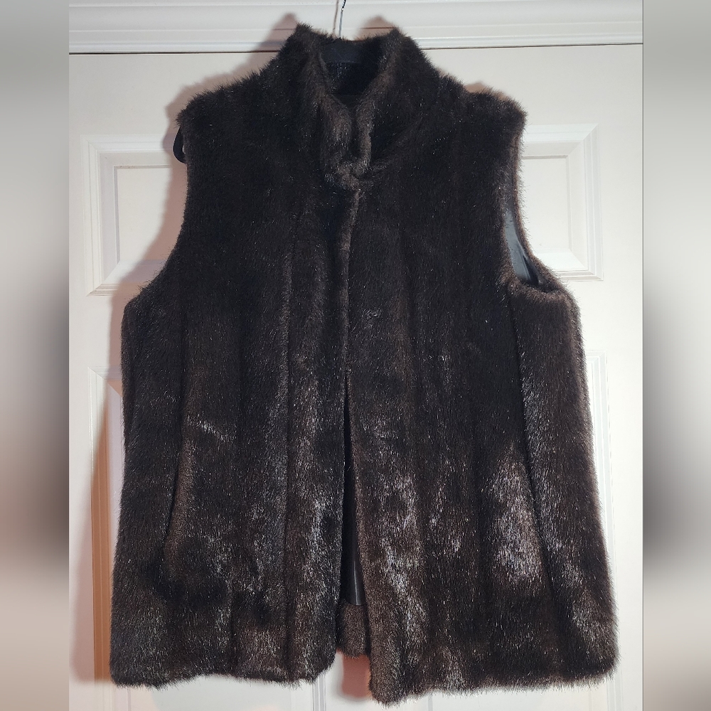 Jessica London Dark Brown Faux Fur Vest Size X Appr. 25.5in P2P 29in Length